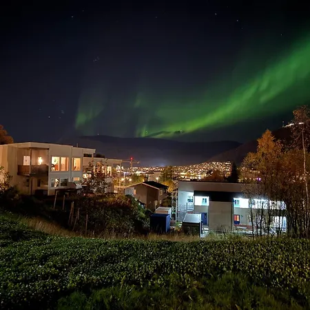 Cozy Aurora View - Entire 3-bedroom Fully Furnished Near Centre * ترومسو