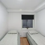 Apartman Cozy Aurora View - Entire 3-bedroom Fully Furnished Near Centre *