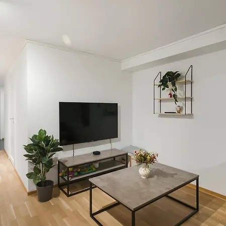 Apartman Cozy Aurora View - Entire 3-bedroom Fully Furnished Near Centre Tromsø