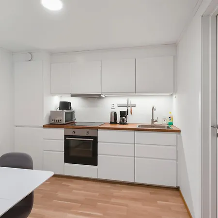 Cozy Aurora View - Entire 3-bedroom Fully Furnished Near Centre *